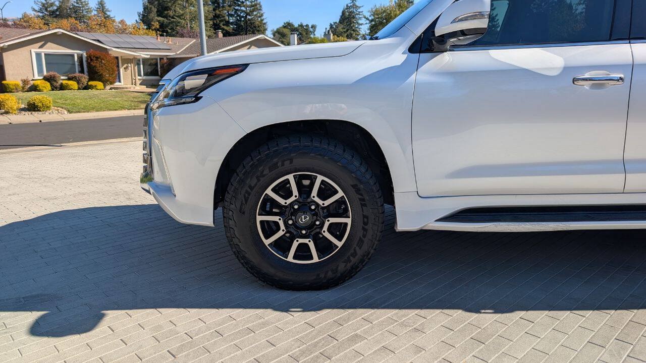 Used 2018 Lexus LX 570 4WD image 9