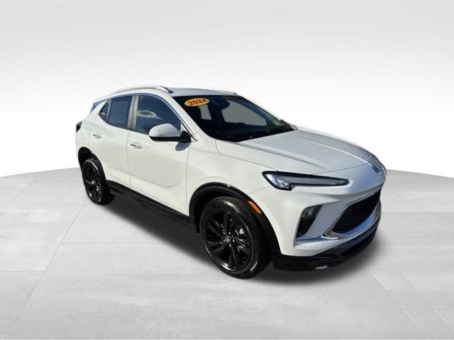 Used 2024 Buick Encore GX Sport Touring FWD image 3