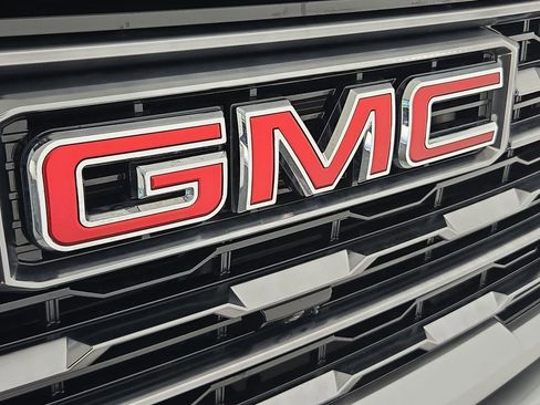 Used 2025 GMC Sierra 2500 AT4 image 37