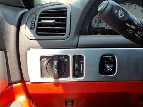 Used 2002 Ford Thunderbird RWD image 11