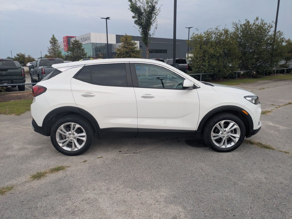 Used 2023 Buick Encore GX Preferred FWD image 2