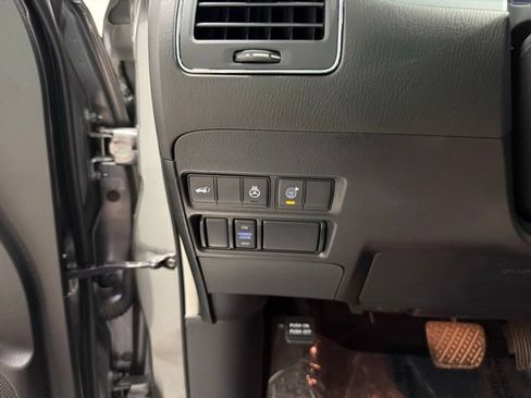 Used 2023 Nissan Armada Platinum w/ Captain's Chairs Package AWD/4WD image 20