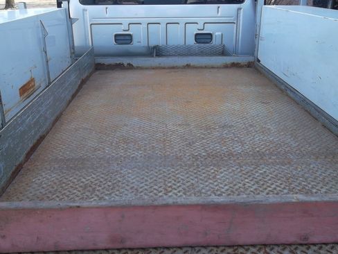 Used 2010 Ford F550 2WD Regular Cab Super Duty image 6