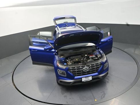 Used 2022 Hyundai Venue Limited FWD image 32