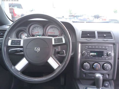 Used 2009 Dodge Challenger R/T RWD image 9