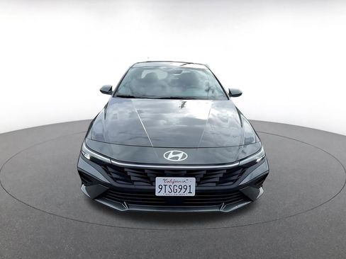 Used 2025 Hyundai Elantra SEL image 4