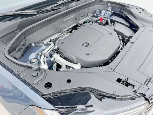 New 2026 Volvo XC90 B6 Plus w/ Protection Package Premier image 28