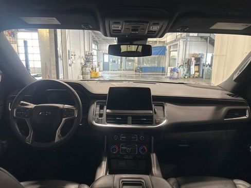 Used 2024 Chevrolet Tahoe Z71 w/ Luxury Package image 18