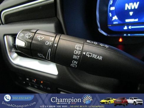 Used 2022 Chevrolet Suburban RST w/ Luxury Package RWD image 32