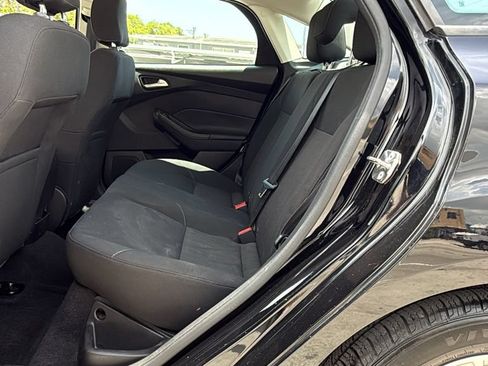 Used 2017 Ford Focus SE FWD image 23