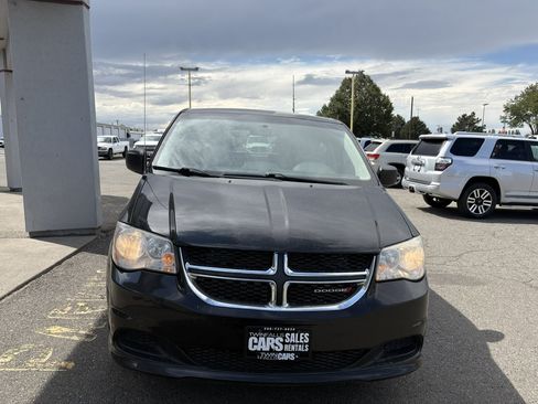 Used 2015 Dodge Grand Caravan SE w/ Quick Order Package 29E SE FWD image 2