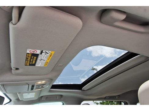 Used 2022 Toyota Highlander XLE FWD image 31