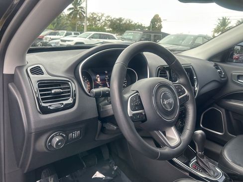 Certified 2019 Jeep Compass Altitude image 11