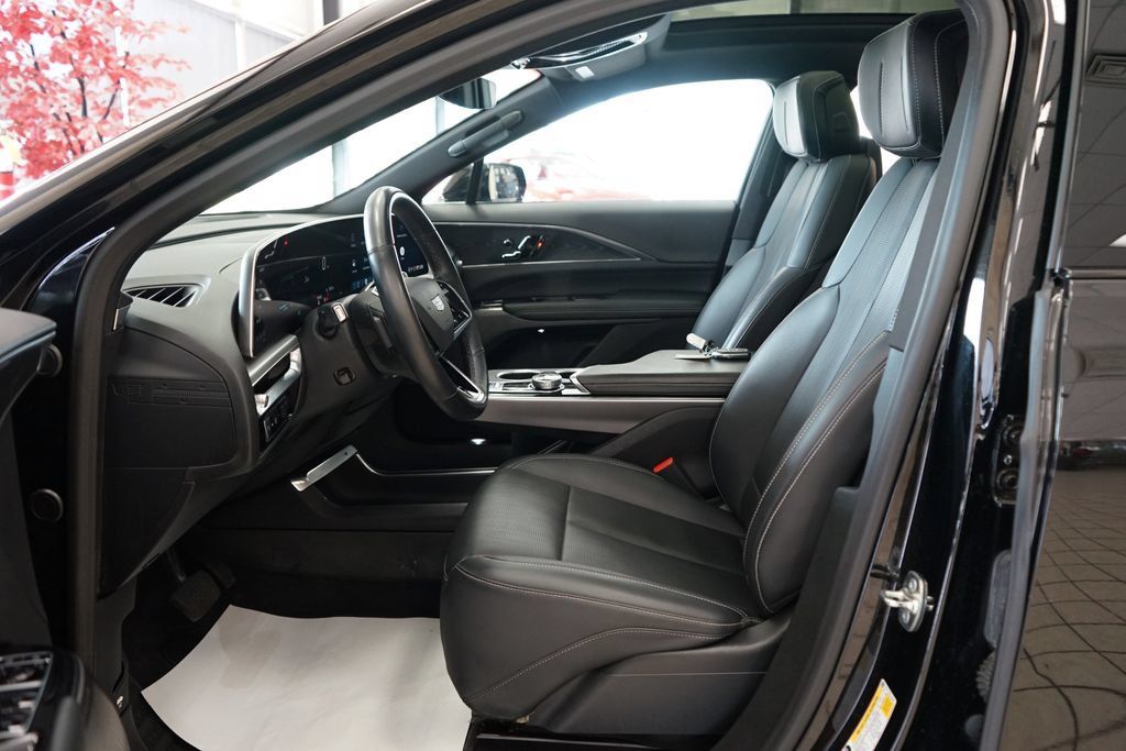 Used 2024 Cadillac Lyriq Sport w/ LPO, Floor Liner Package AWD/4WD image 28