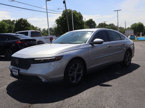 Used 2023 Honda Accord EX image 3