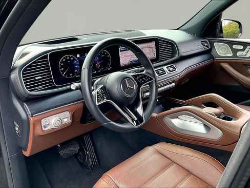 Used 2024 Mercedes-Benz GLE 350 4MATIC w/ Driver Assistance Package image 12