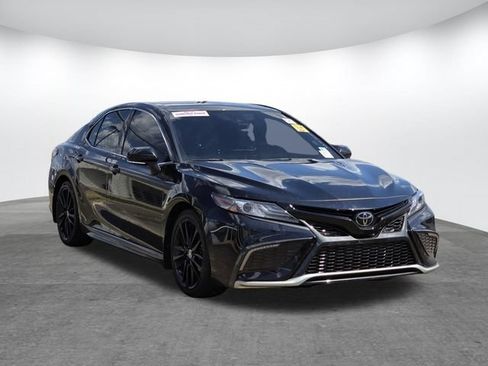 Used 2023 Toyota Camry XSE FWD image 9