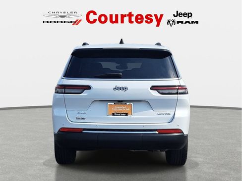Certified 2023 Jeep Grand Cherokee L Limited AWD/4WD image 9