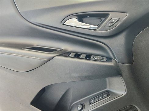 Used 2022 Chevrolet Equinox Premier image 6