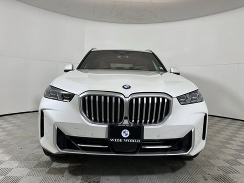 Used 2024 BMW X5 xDrive40i w/ Premium Package image 2