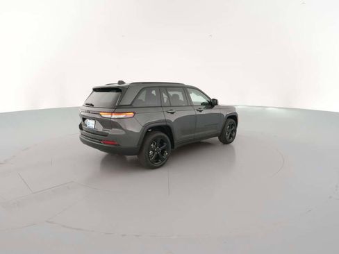 New 2025 Jeep Grand Cherokee Limited image 12