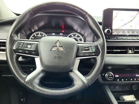 Used 2024 Mitsubishi Outlander FWD image 28