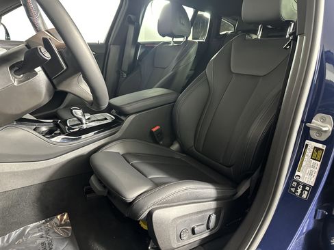 Certified 2025 BMW X4 M40i w/ Premium Package image 13