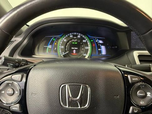 Used 2017 Honda Accord Touring image 19