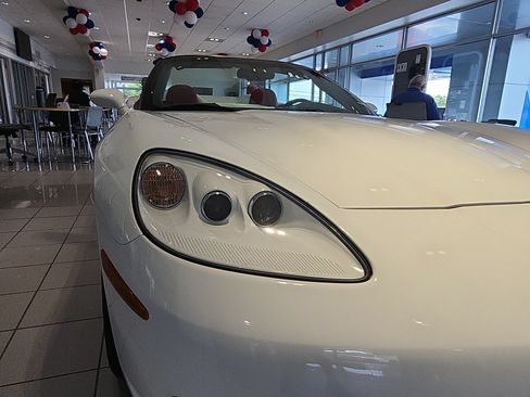 Used 2009 Chevrolet Corvette Convertible w/ Preferred Equipment Group RWD image 9
