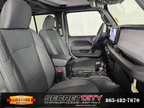 New 2025 Jeep Gladiator Sport image 31