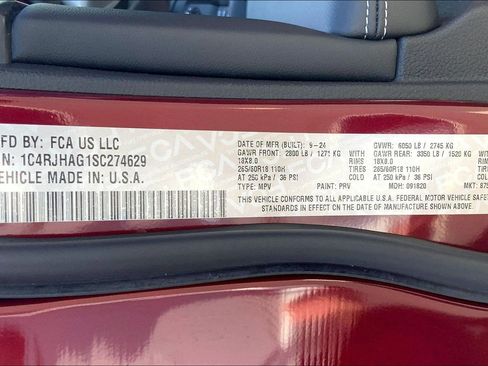 Certified 2025 Jeep Grand Cherokee Altitude AWD/4WD image 31