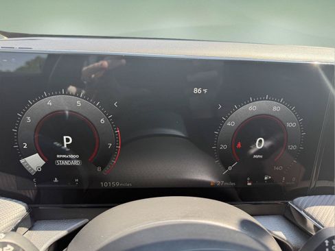 Used 2025 Nissan Kicks SR AWD/4WD image 2