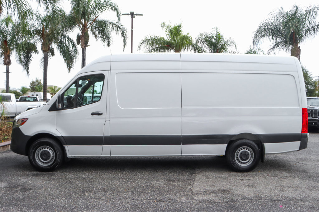 Used 2022 Mercedes-Benz Sprinter 2500 image 5