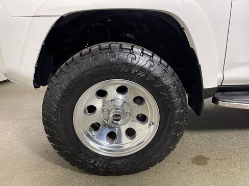 Used 2018 Toyota 4Runner 4WD image 11