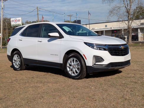 Certified 2023 Chevrolet Equinox LT FWD image 2
