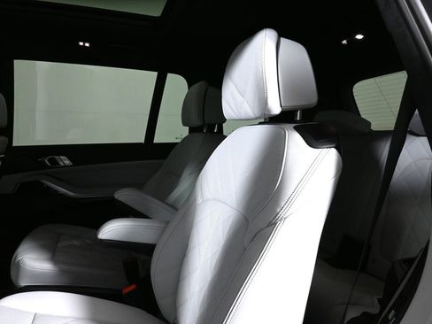New 2027 BMW X7 xDrive40i w/ M Sport Package AWD/4WD image 4