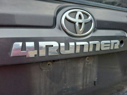 Used 2018 Toyota 4Runner SR5 Premium image 9