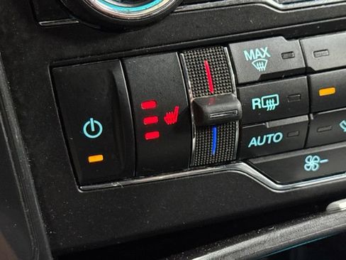 Used 2018 Ford Explorer XLT w/ Equipment Group 202A AWD/4WD image 7