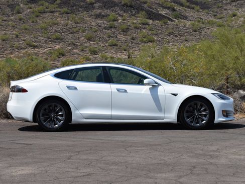 Used 2020 Tesla Model S Performance AWD/4WD image 6
