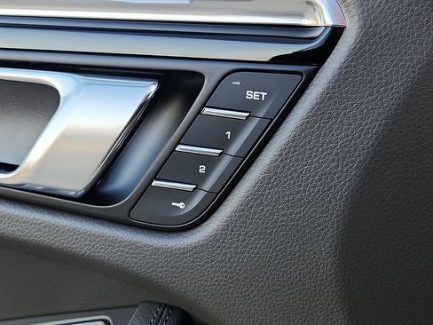 New 2026 Porsche Macan image 20