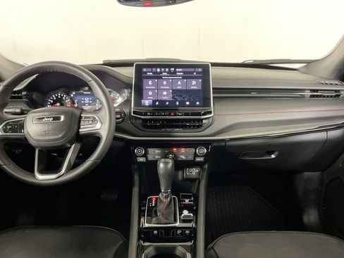 Used 2025 Jeep Compass Trailhawk AWD/4WD image 15
