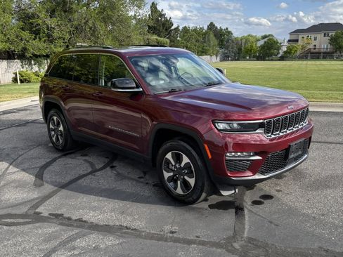 Used 2023 Jeep Grand Cherokee 4WD 4xe image 6