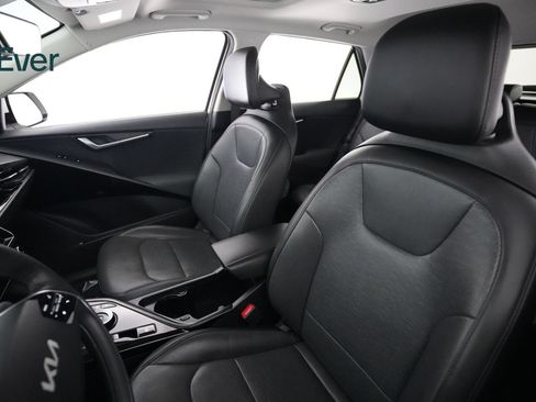 Used 2023 Kia Niro Wave FWD image 4