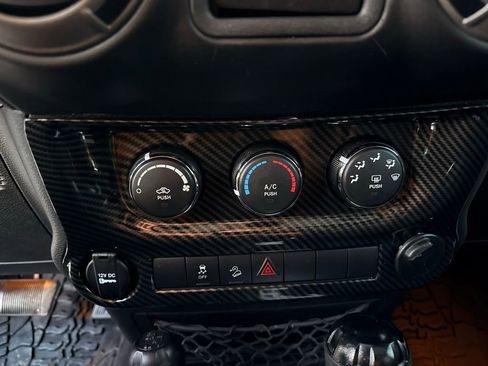 Used 2017 Jeep Wrangler Unlimited Sport image 19