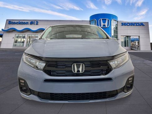 New 2026 Honda Odyssey Touring image 10