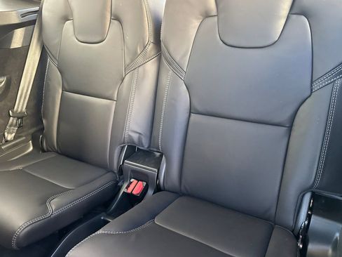 Used 2023 Volvo XC90 B6 Ultimate w/ Protection Package Premier image 18