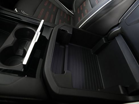 Used 2025 GMC Yukon AT4 Ultimate w/ LPO, Illumination Package image 44