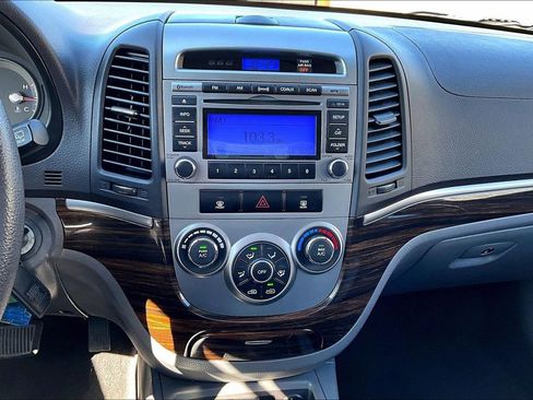 Used 2011 Hyundai Santa Fe GLS image 15