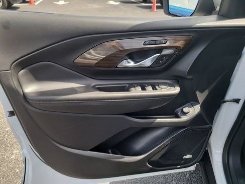 Used 2020 GMC Terrain Denali w/ Denali Premium Package FWD image 13