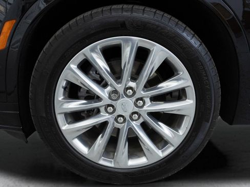 Used 2023 Cadillac XT6 Premium Luxury w/ Technology Package FWD image 9